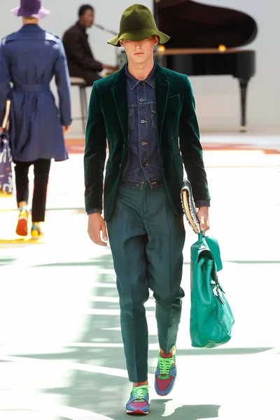 Look 7